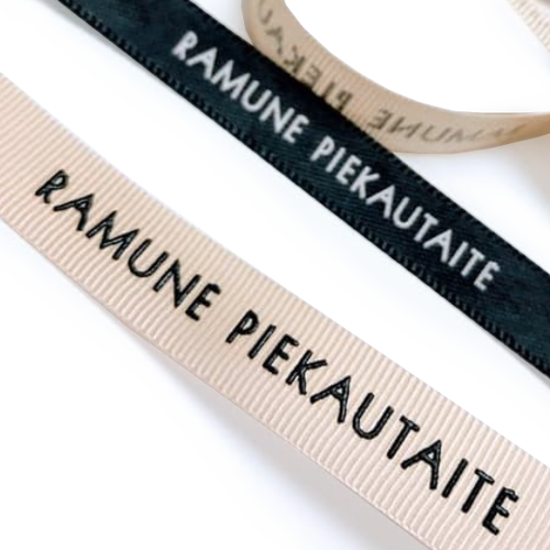 Depending on the size, thickness and number of details of the lines in 
the logo, we can get a very attractive and characteristic convex imprint.
Textile ribbons with a logo are the easiest and most aesthetic way to decorate 
and personalize company souvenirs for various occasions.

This method applies 1 color according to the PANTONE color palette.
The maximum length of the printed inscription is 250 mm. Minimum order 
400 m.