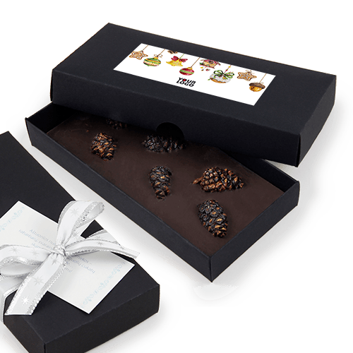 Delicious dark or colored with natural colors white chocolate bar with 
berries and nuts toppings in a box with a logo.

We will put your logo on a chosen color ribbon or print it on the box, 
sleeve or label.